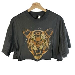 H&M Divided Dark Gray Tiger Boxy Cropped T-Shirt XS